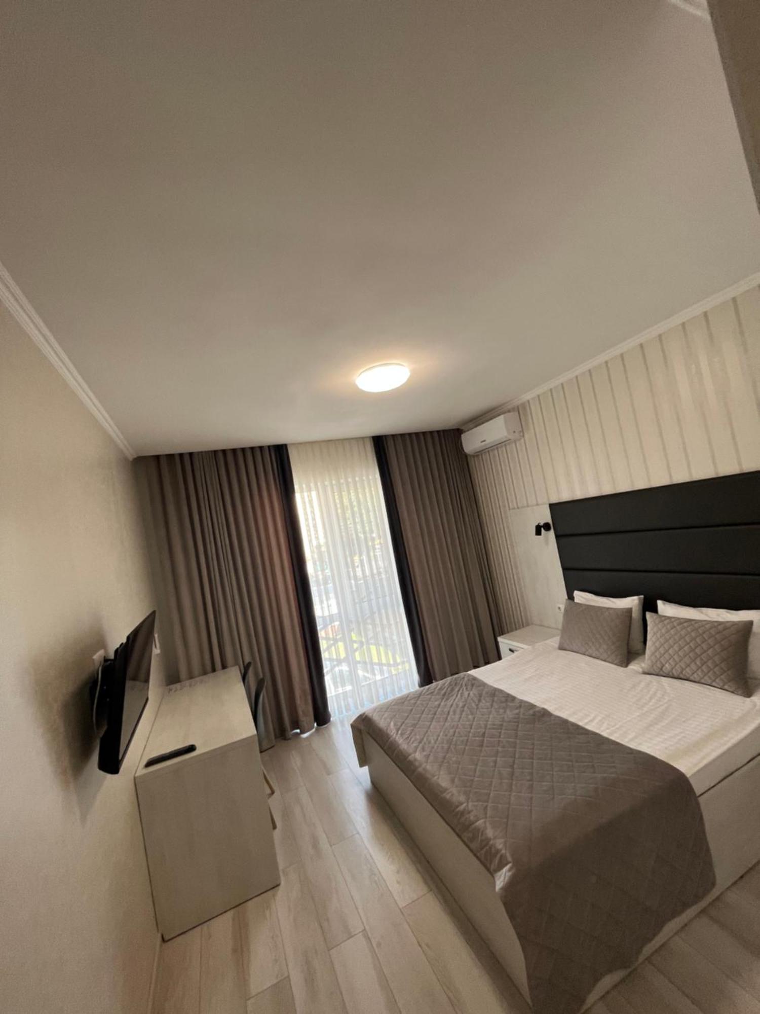 Holiday House Vinnytsia Ngoại thất bức ảnh