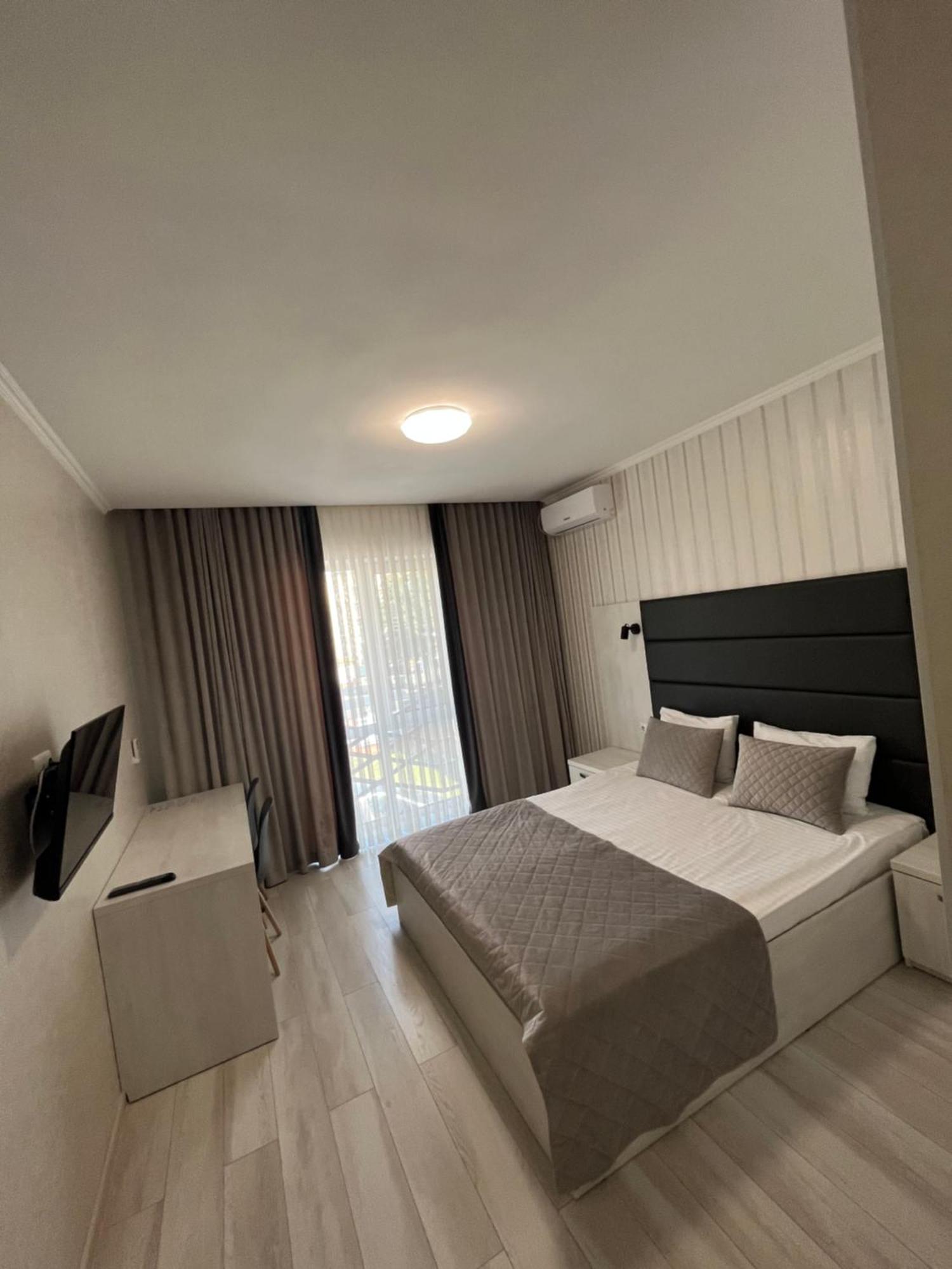 Holiday House Vinnytsia Ngoại thất bức ảnh