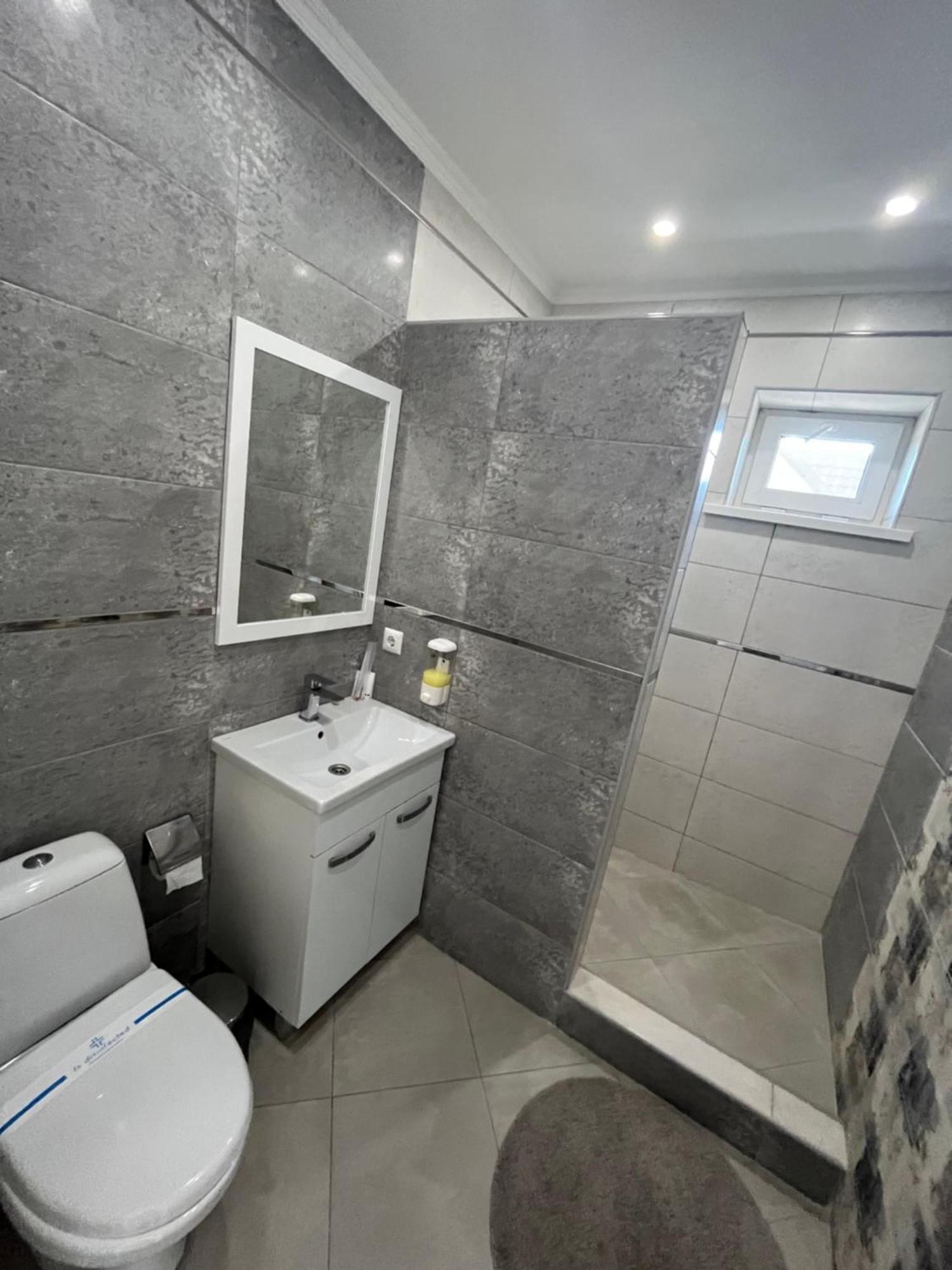 Holiday House Vinnytsia Ngoại thất bức ảnh