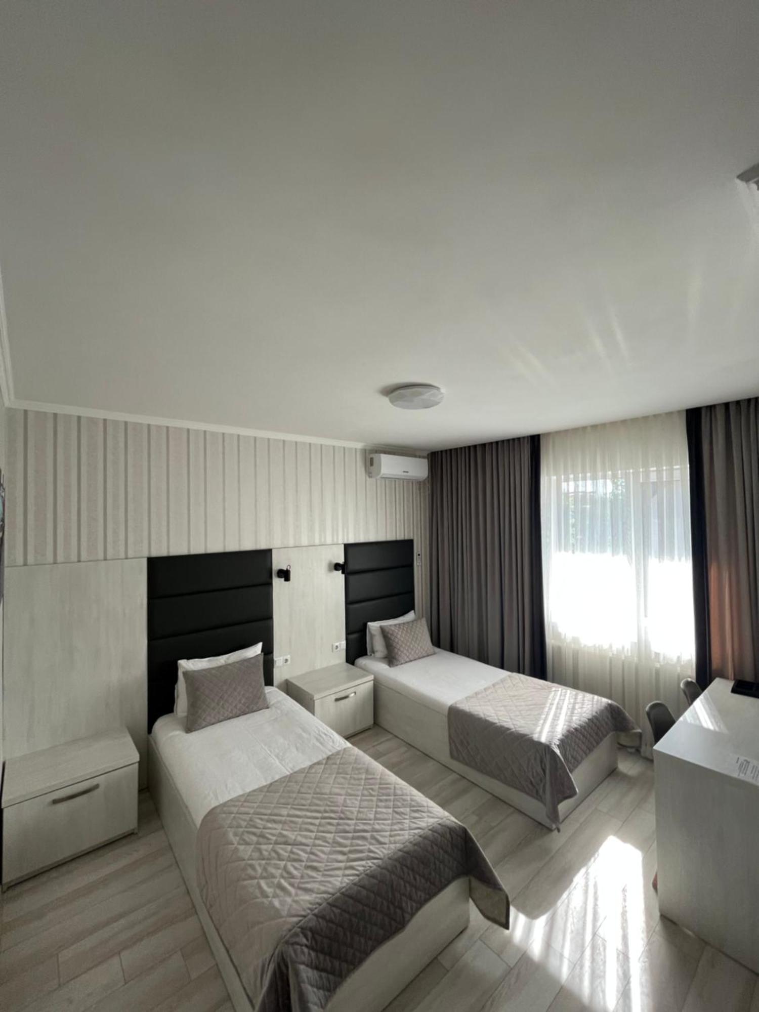 Holiday House Vinnytsia Ngoại thất bức ảnh